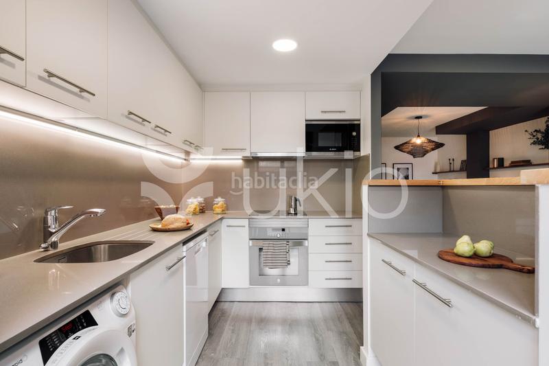 Foto 130f8ceb-b1c3-4c2a-8f69-3206f2e3f482. Lloguer apartament amb calefacció piscina a Barri de les Corts Barcelona