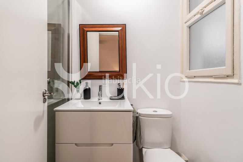Foto 279a815d-f5b7-4f17-9458-955fe1f5d23d. Alquiler apartamento  de 3 dormitorios con terraza en Almagro en Madrid