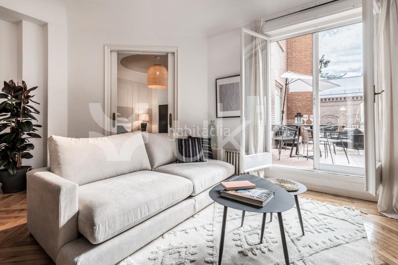 Foto 37c11258-2497-4d88-8199-99b7d1a005ec. Alquiler apartamento  de 3 dormitorios con terraza en Almagro en Madrid