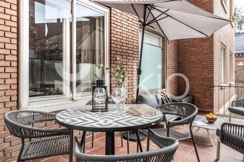 Foto 6dc76412-a8fd-4bef-9adf-c4b2af96c906. Alquiler apartamento  de 3 dormitorios con terraza en Almagro en Madrid
