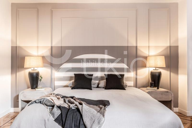 Foto 6e6e6057-bd1b-4a2e-8e4f-b8181bca766f. Alquiler apartamento  de 3 dormitorios con terraza en Almagro en Madrid