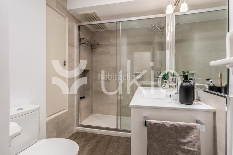 Foto 98326d9f-e832-48f3-975e-05219d2dce44. Alquiler apartamento  de 3 dormitorios con terraza en Almagro en Madrid