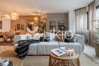 Location Appartement  Calle de miguel ángel. Apartamento de 4 dormitorios en almagro
