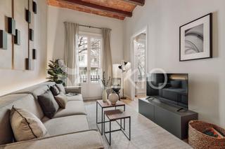 Rent Apartment  Carrer de lepant. Apartamento de 3 habitaciones con terraza en sagrada familia