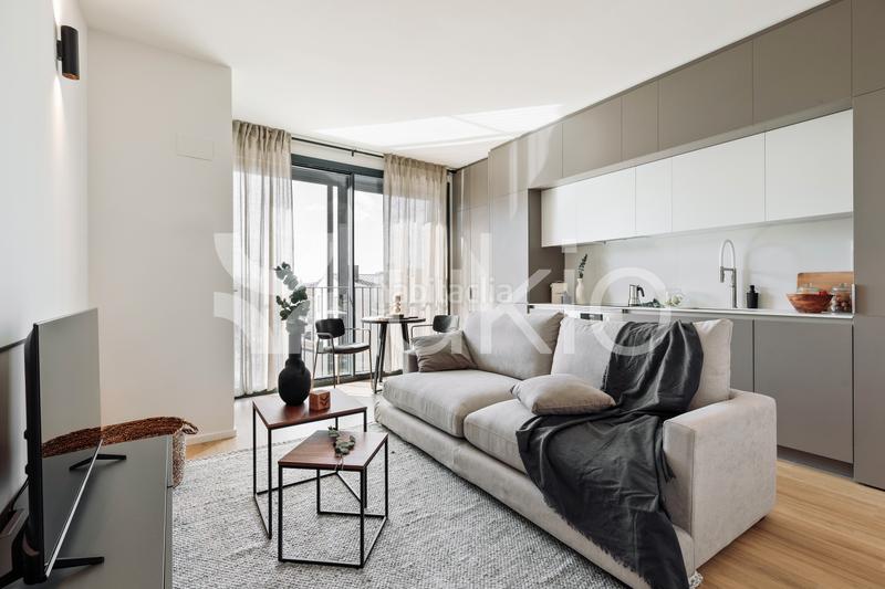 Foto ed8d456e-34f3-41e5-935b-fa08454270c8. Affitto piccolo appartamento con riscaldamento piscina in Barcelona