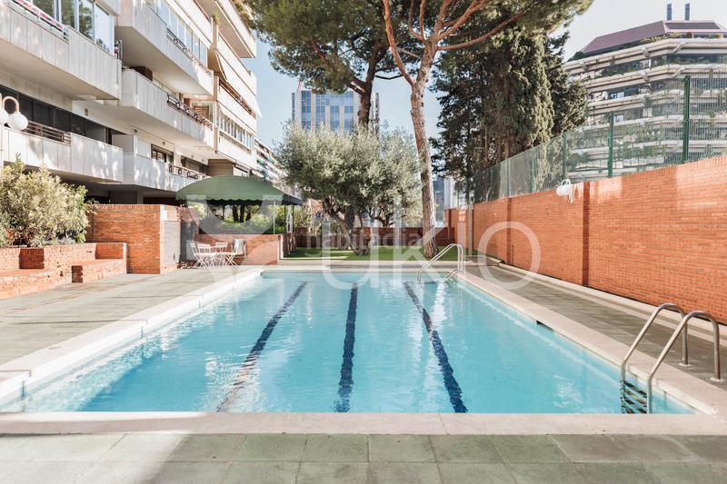 Foto f4a3e494-0436-42f2-8a48-65a5542c4989. Affitto piccolo appartamento con riscaldamento piscina in Barcelona