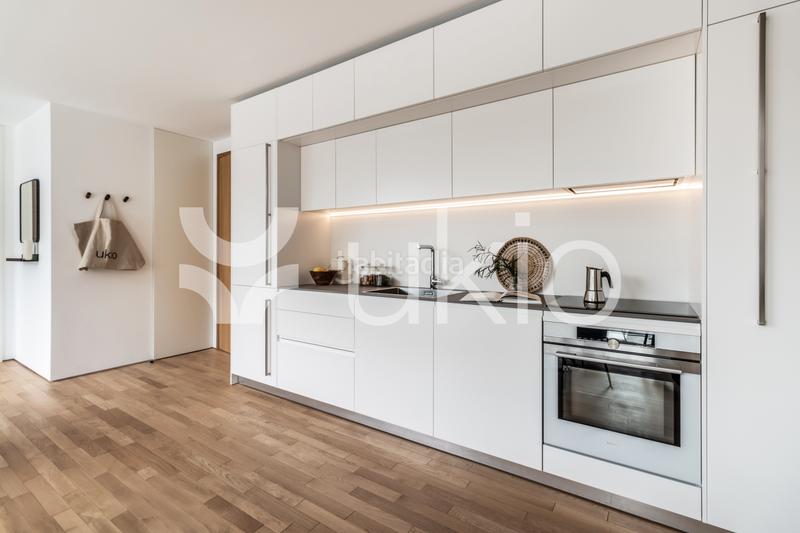 Foto 4c5b9dcc-87e6-4b6a-89bb-5c04a61a906d. Lloguer apartament amb calefacció piscina a Ciudad Jardín Madrid