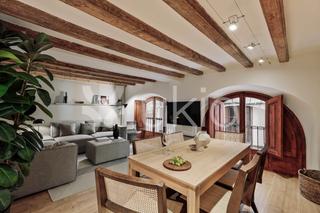 Affitto Piccolo appartamento  Carrer dels flassaders. Apartamento de 3 habitaciones con terraza y oficina el born