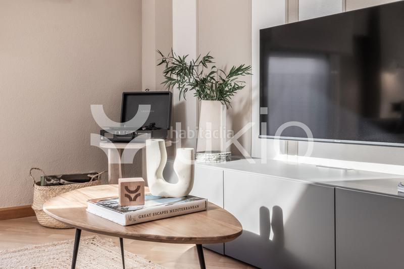 Foto 51c62988-4332-46ca-8a26-17e4b73b452d. Alquiler apartamento  2 dormitorios con piscina en Madrid
