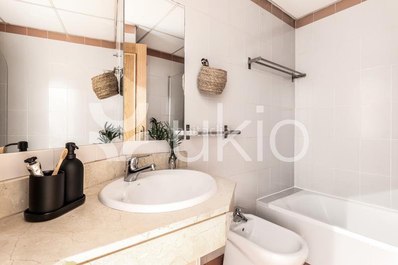 Foto c957d7a2-0a87-4dde-a877-3ecab1df920b. Alquiler apartamento  2 dormitorios con piscina en Madrid