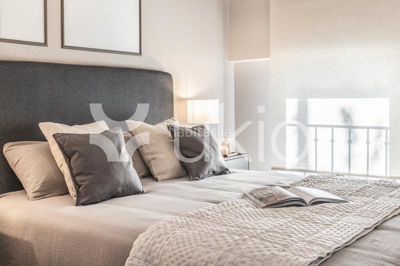 Foto d7b680a9-44c2-40d6-b8fb-aeac2c8ee46c. Alquiler apartamento  2 dormitorios con piscina en Madrid