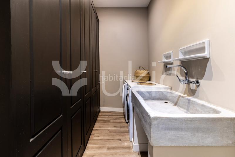 Foto 9cd06e9c-19b3-48b2-a45f-08774cb3efd1. Alquiler apartamento  de 4 habitaciones en chueca en Madrid