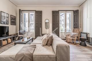 Location Appartement  Calle de gravina. Apartamento de 4 habitaciones en chueca