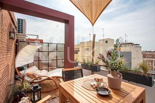Lloguer Dúplex  Calle de josé marañón. Apartamento dúplex de 3 dormitorios con terraza en almagro