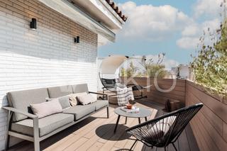 Rent Apartment  Carrer de padilla. Apartamento de dos dormitorios con terraza