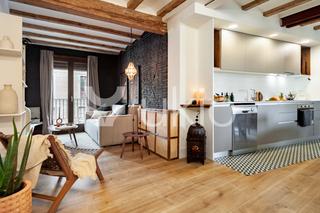 Location Appartement  Carrer dels flassaders. Apartamento de dos dormitorios en el born