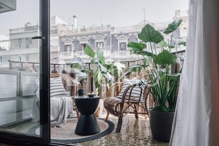 Lloguer Apartament  Carrer de c�rsega. Apartamento de 3 dormitorios con terraza en eixample esquerra