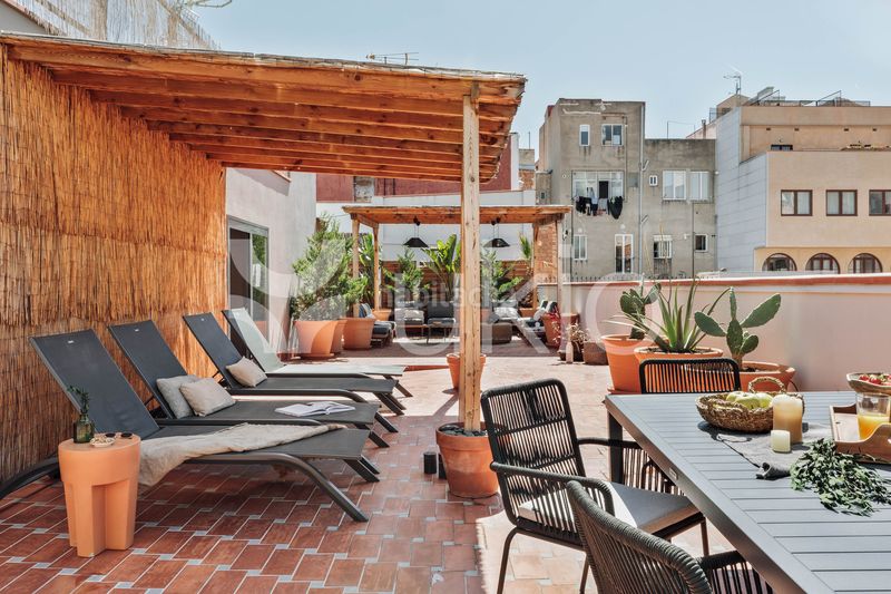 Foto 0f89a67e-bfa1-4467-a710-9f2de54b07f7. Alquiler apartamento  de 2 dormitorios con piscina y jardín en gracia en Barcelona