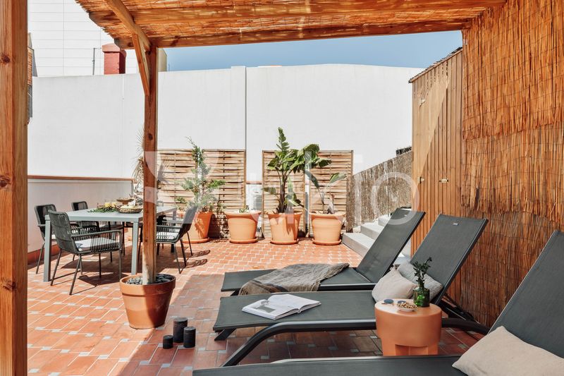 Foto 83c62523-ee89-435e-99e6-805a24827d68. Alquiler apartamento  de 2 dormitorios con piscina y jardín en gracia en Barcelona