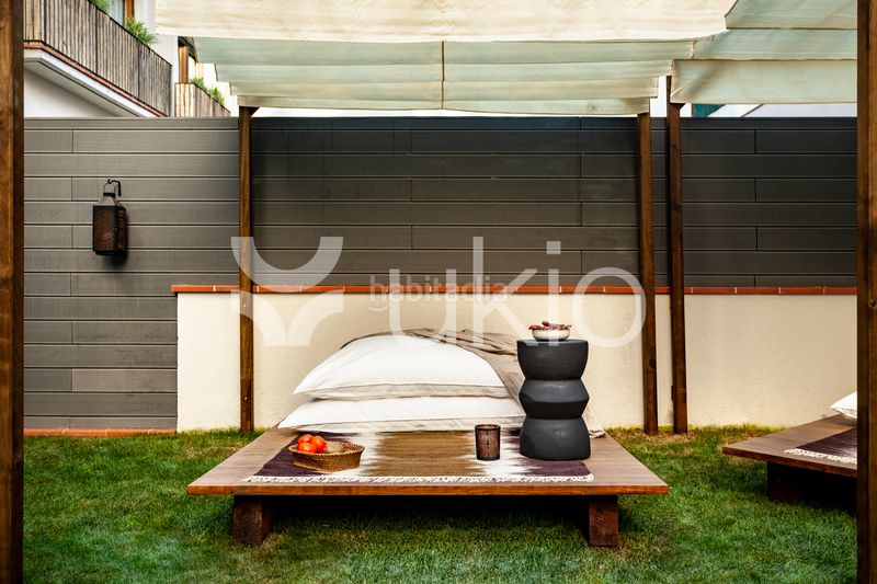 Foto cf8b81e0-2a81-4fb8-b621-42bddf025add. Alquiler apartamento  de 2 dormitorios con piscina y jardín en gracia en Barcelona