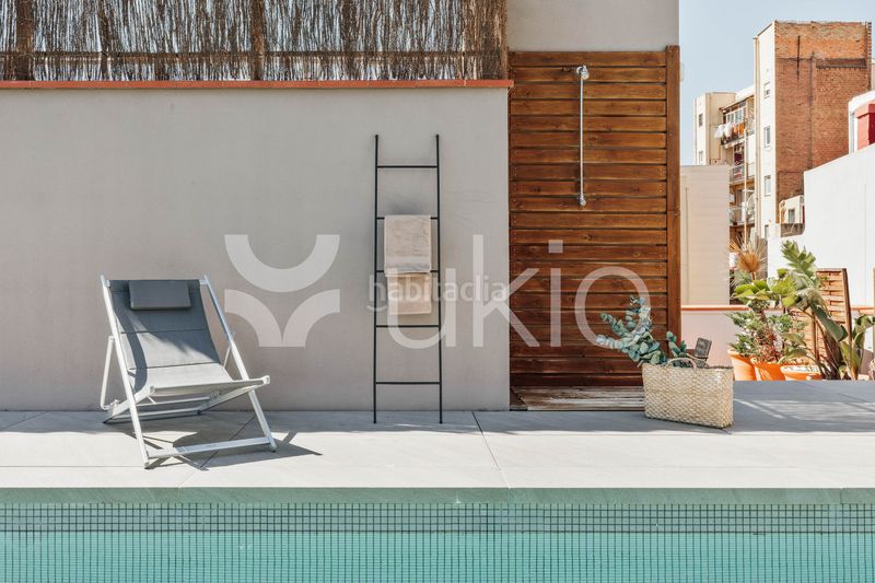 Foto e337eb13-8f7e-4ff5-be92-8f3275c14bd5. Alquiler apartamento  de 2 dormitorios con piscina y jardín en gracia en Barcelona