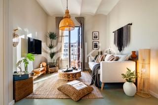Lloguer Apartament  Carrer de mallorca. Apartamento de 2 dormitorios con balcón en el eixample