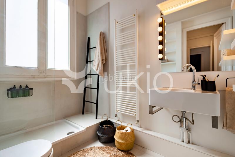 Foto 09c81dc9-1649-46aa-8219-1b429dfd5338. Alquiler apartamento  de 2 habitaciones en calle balmes en Barcelona