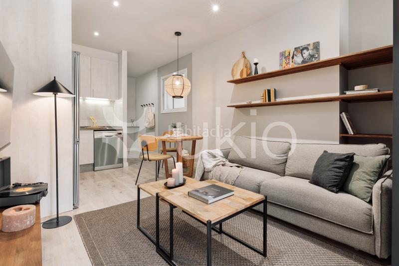 Foto 3cb863bc-7711-472a-95bd-7cbe02823127. Alquiler estudio  con terraza en eixample esquerra en Barcelona