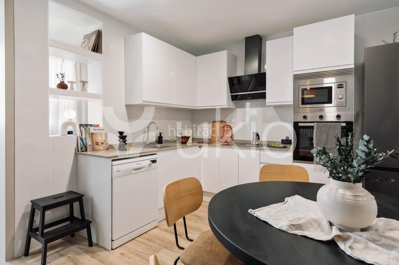 Foto d17372b7-fa82-464d-8733-a31fefa319df. Alquiler apartamento  de 3 habitaciones con en gràcia en Barcelona
