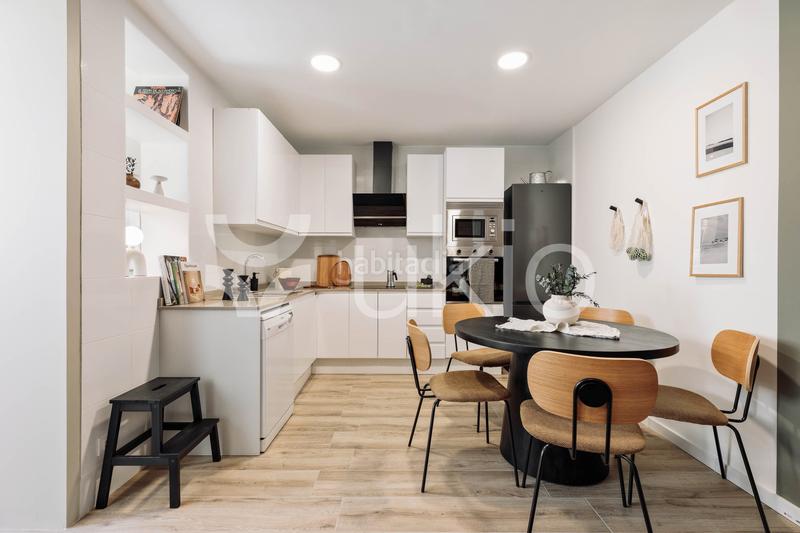 Foto f8fde315-cbcb-455f-a45a-ffe3872afaec. Alquiler apartamento  de 3 habitaciones con en gràcia en Barcelona