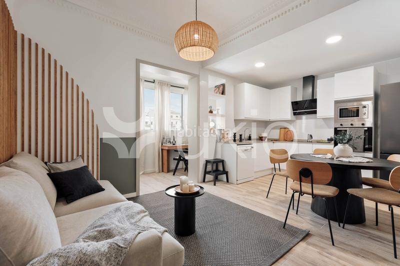 Foto fec84d25-c900-4e16-a843-b18ac381feaf. Alquiler apartamento  de 3 habitaciones con en gràcia en Barcelona