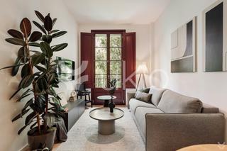 Lloguer Apartament  Carrer de floridablanca. Apartamento de 1 dormitorio con balcón en sant antoni