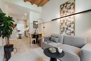 Rent Apartment  Carrer de floridablanca. Apartamento de 2 habitaciones con en sant antoni