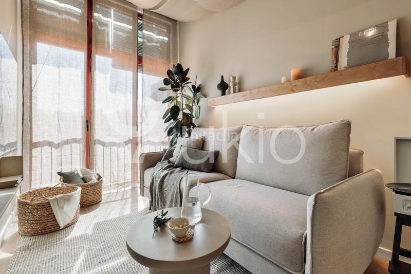 Foto a82beca9-8bec-4365-9cc5-6de7ec07acac. Alquiler apartamento  de 2 dormitorios en Sant Antoni en Barcelona