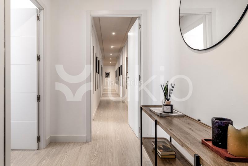 Foto 9abf2170-71aa-4037-89a0-d4eb8e2ac7f3. Alquiler apartamento  de 4 habitaciones con terraza en Castellana en Madrid