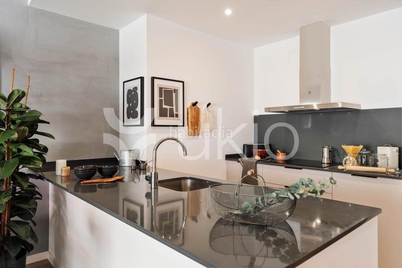 Foto 27080194-2850-457b-a85e-ad5cc2ac7d0e. Alquiler apartamento  de 2 dormitorios con terraza en Sant Antoni en Barcelona