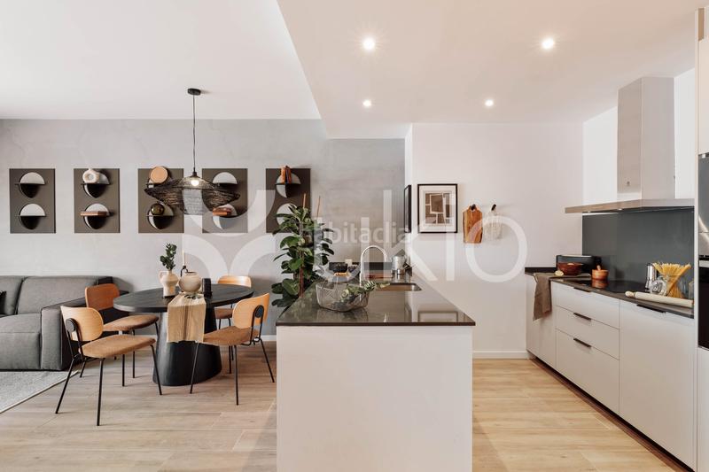 Foto c1f1e3de-22b0-470b-9350-4c24bd87f57c. Alquiler apartamento  de 2 dormitorios con terraza en Sant Antoni en Barcelona