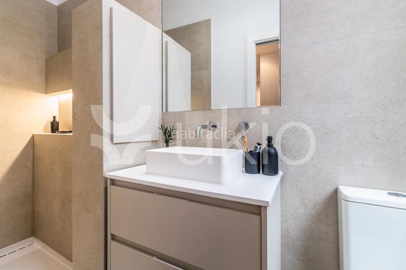 Foto d1efd145-9d5a-48b0-8e0d-feb0f24c30c0. Lloguer apartament a Cortes-Huertas Madrid