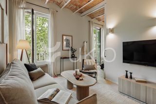 Miete Appartement  Ronda de sant pere. Apartamento de 2 habitaciones con oficina en eixample dreta