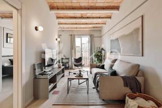 Alquiler Apartamento  Ronda de sant pere. Apartamento de 2 habitaciones con oficina en eixample dreta