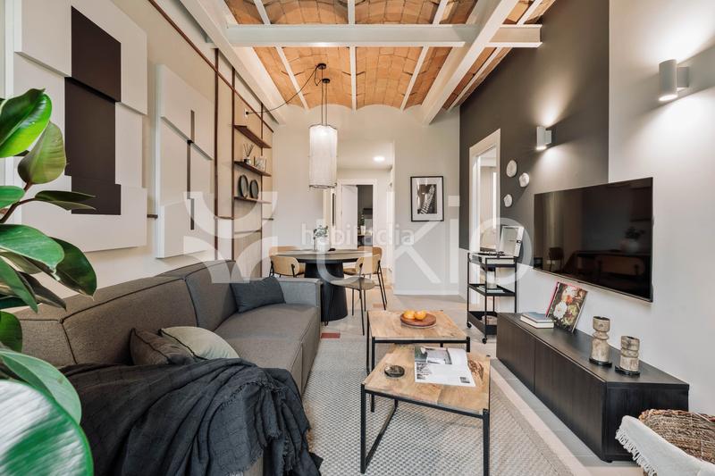 Foto ee213398-e086-467d-9bd9-97a339e4bbf5. Alquiler apartamento  de 2 habitaciones con oficina en eixample dreta en Barcelona