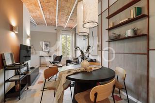 Location Appartement  Ronda de sant pere. Apartamento de 2 habitaciones con oficina en eixample dreta