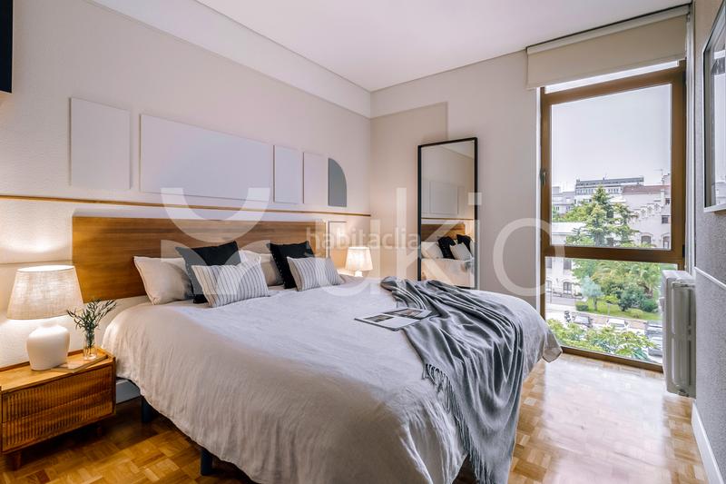 Foto 3ba884f6-1c79-4d83-b6e7-1767d57d043b. Alquiler apartamento  de 3 habitaciones con terraza en almagro en Madrid