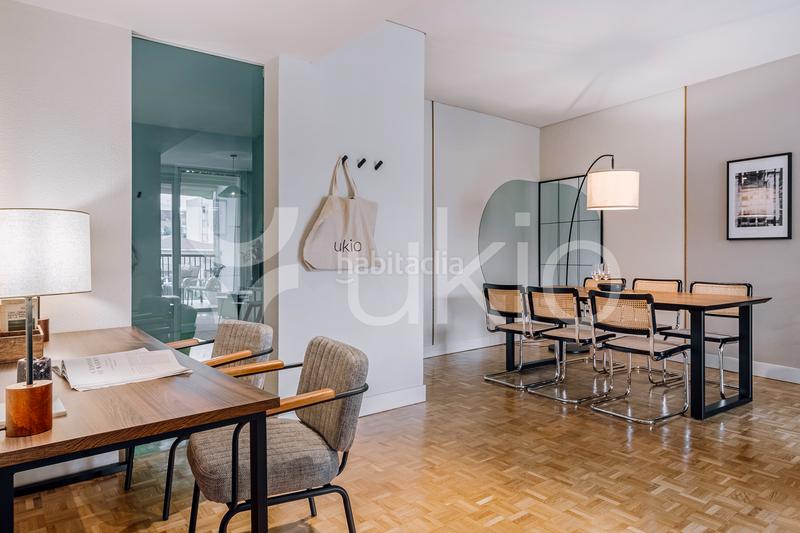 Foto b2cb1757-03ef-4040-b5f7-2a620ede877a. Alquiler apartamento  de 3 habitaciones con terraza en almagro en Madrid