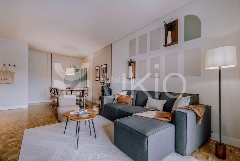 Foto c8482981-3414-4a0b-91f3-d5e5a56820f6. Alquiler apartamento  de 3 habitaciones con terraza en almagro en Madrid