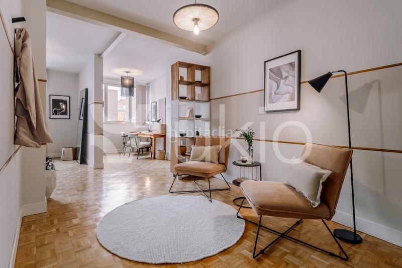 Foto d475d3c0-011d-4b85-95e4-7e7dee2f86c2. Alquiler apartamento  de 3 habitaciones con terraza en almagro en Madrid
