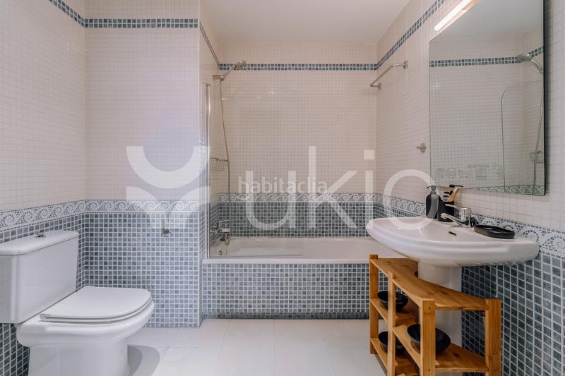 Foto f4d3fcb5-7d7e-4f3a-a358-5068b16c9d61. Alquiler apartamento  de 3 habitaciones con terraza en almagro en Madrid