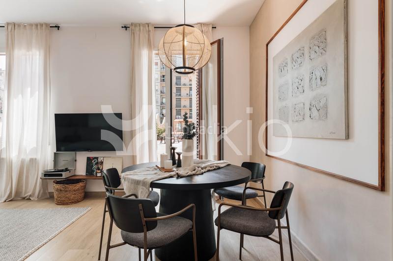 Foto 02bc8004-4bfb-4cb6-b350-db228101fe9f. Alquiler apartamento  de 3 habitaciones con terraza en eixample esquerra en Barcelona