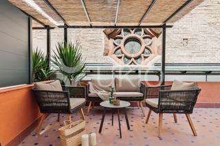 Lloguer Apartament  Carrer gran de gràcia. Apartamento de 3 habitaciones con terraza en gràcia