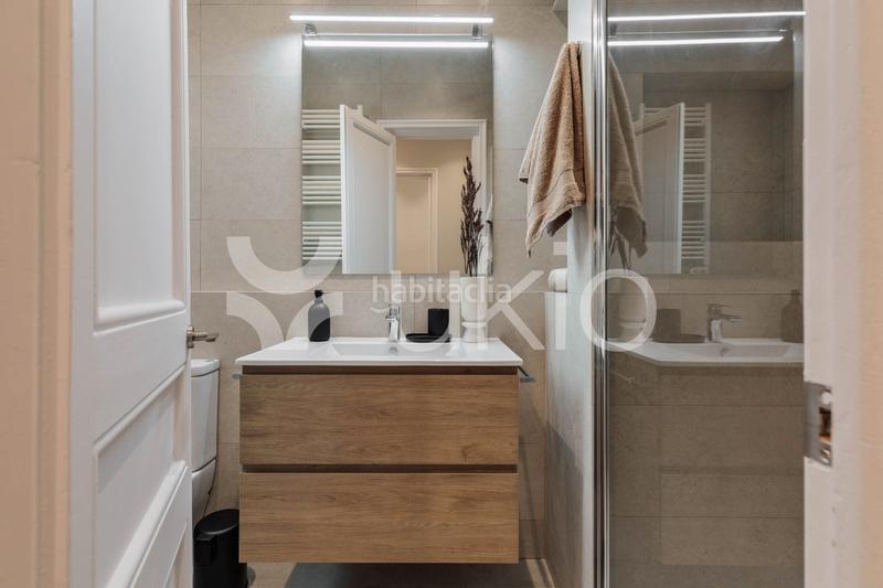 Foto 44bed819-53fb-4139-b808-e372a0631304. Alquiler apartamento  de 3 habitaciones con balcón en eixample esquerra en Barcelona